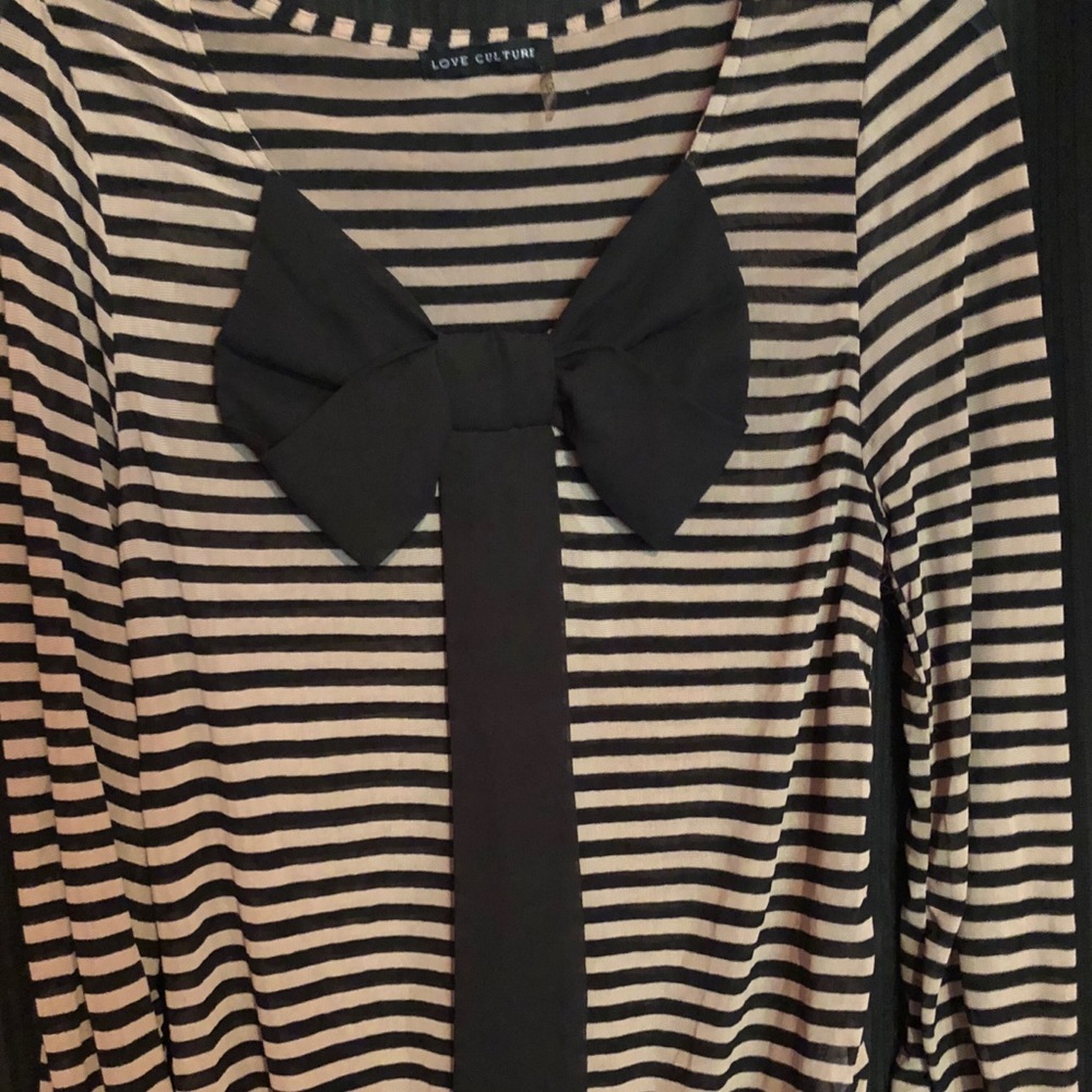 Bow detail top